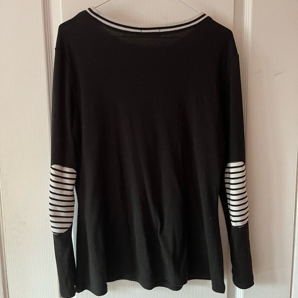 Selling black and white hits long sleeve shirt - Picture 2 of 2